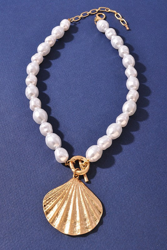 SHELL PENDANT PEARL NECKLACE