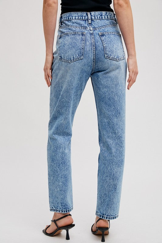 STRAIGHT LEG JEANS