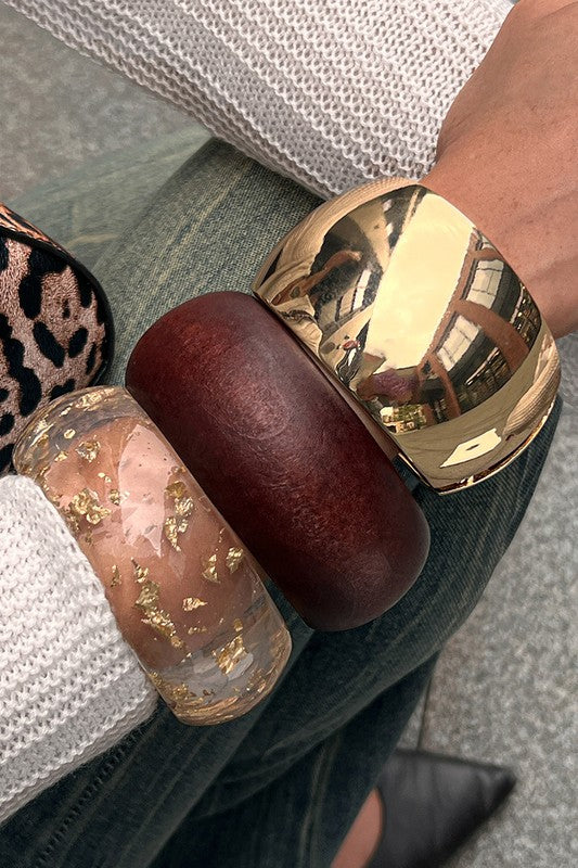 Bold Wide Resin Gold-plated Bangle