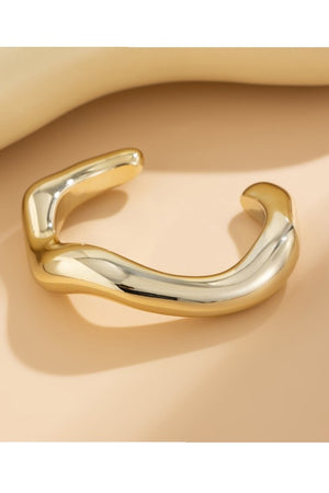 Pleated Bangle in Gold