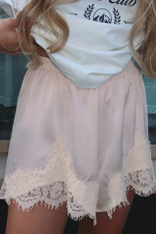 Lace Hem Casual Shorts ( 2 colors)